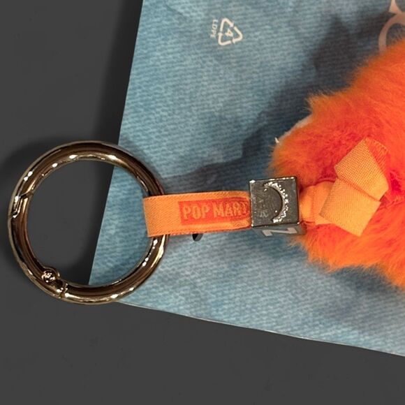 Pop Mart Pin For Love Labubu - Z - Picture 8 of 16